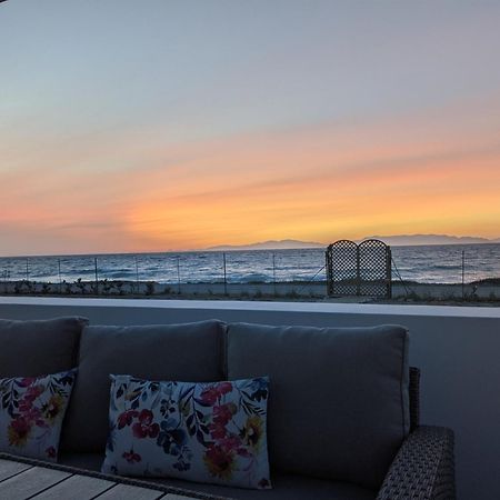 Lambou Beach Sunset Soroni ภายนอก รูปภาพ