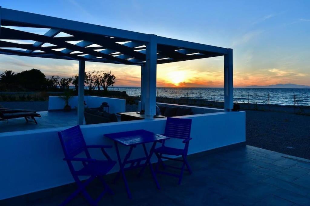 Lambou Beach Sunset Soroni ภายนอก รูปภาพ